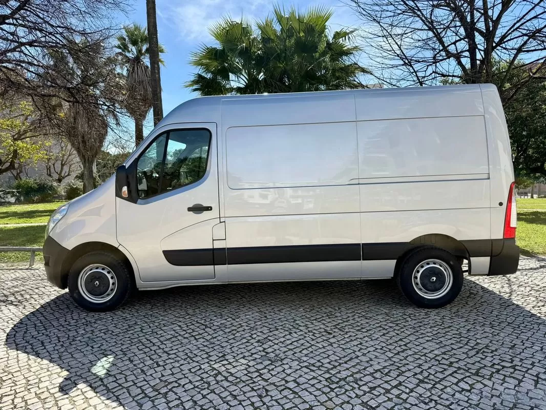 Renault  Master 2.3DCI L2H2 135cv 3 Lugares - foto 2