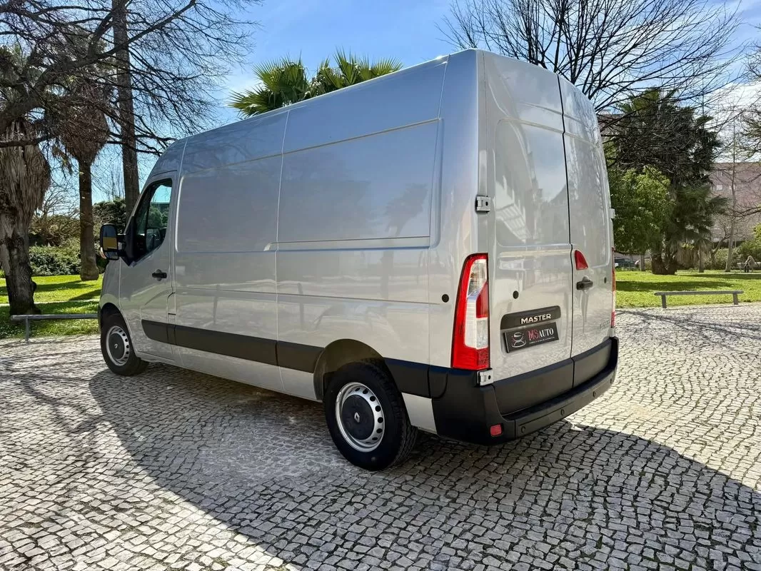 Renault  Master 2.3DCI L2H2 135cv 3 Lugares - foto 8
