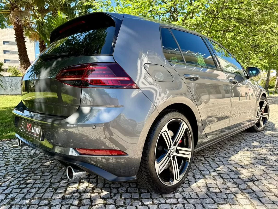 VW Golf 2.0 TSI GTI DSG Performance - foto 4
