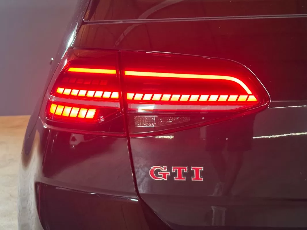 VW Golf 2.0 TSI GTI DSG Performance - foto 7