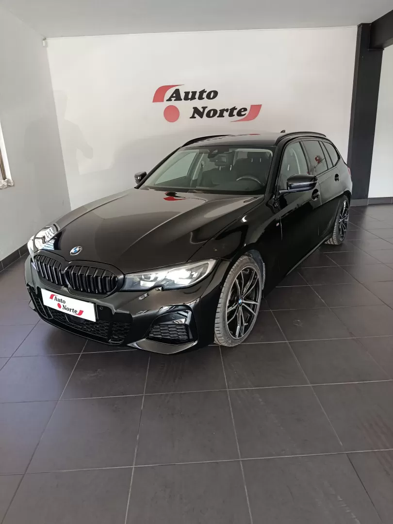BMW 320 d Pack Desportivo M Auto