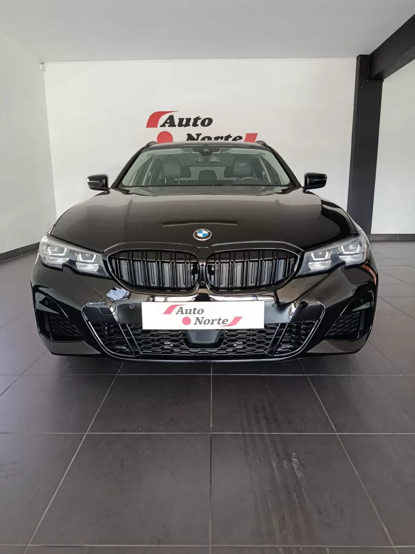 BMW 320 d Pack Desportivo M Auto - foto 4