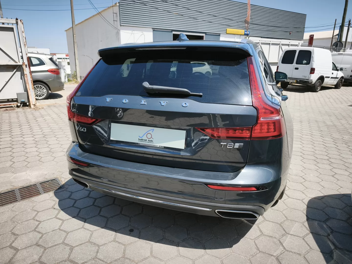 Volvo V60 2.0 T8 AWD TE Inscription Expression - foto 3