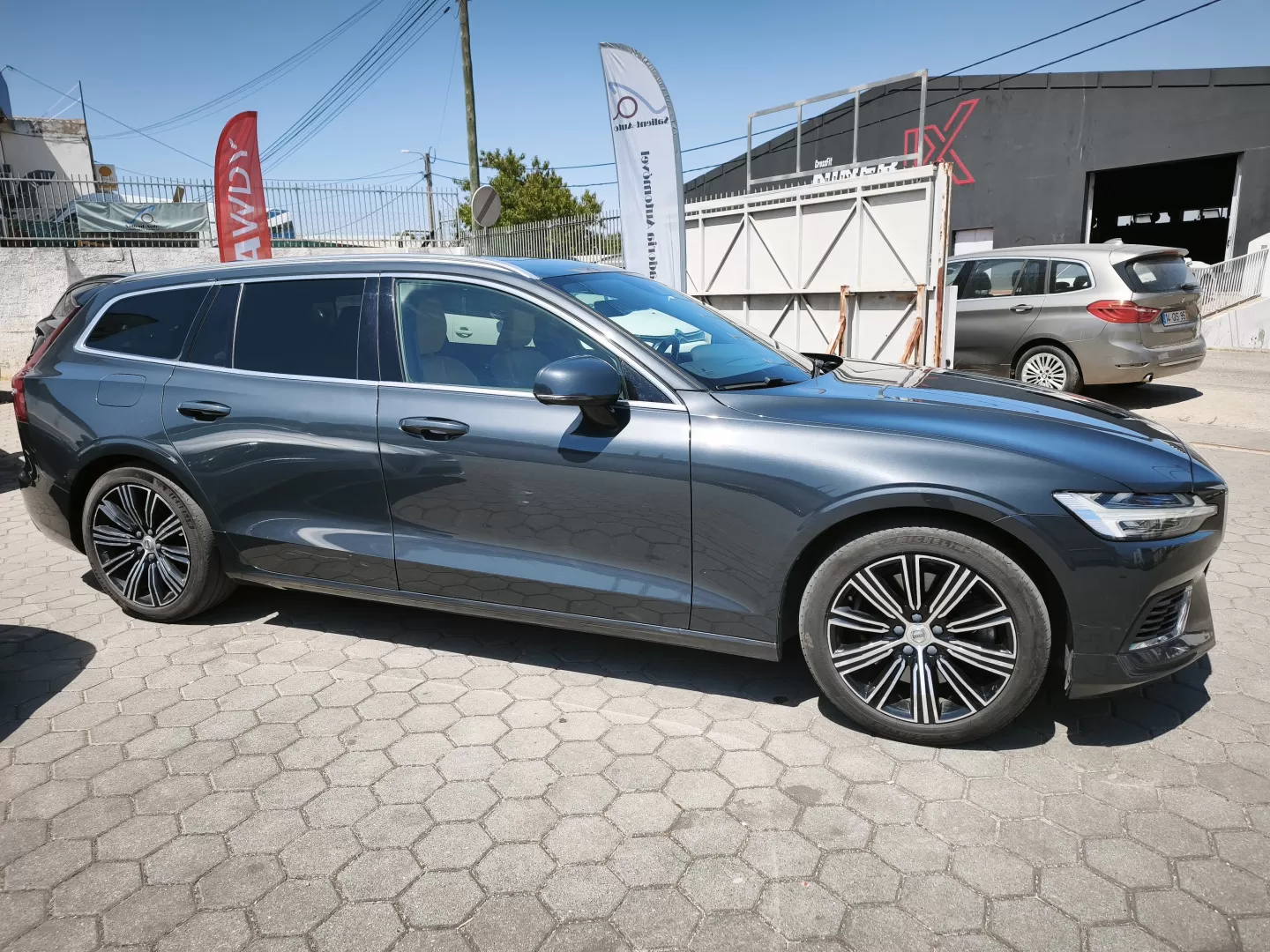 Volvo V60 2.0 T8 AWD TE Inscription Expression - foto 4