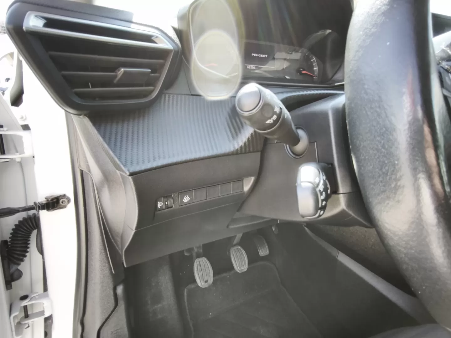 Peugeot 208 1.2 PureTech Active - foto 8