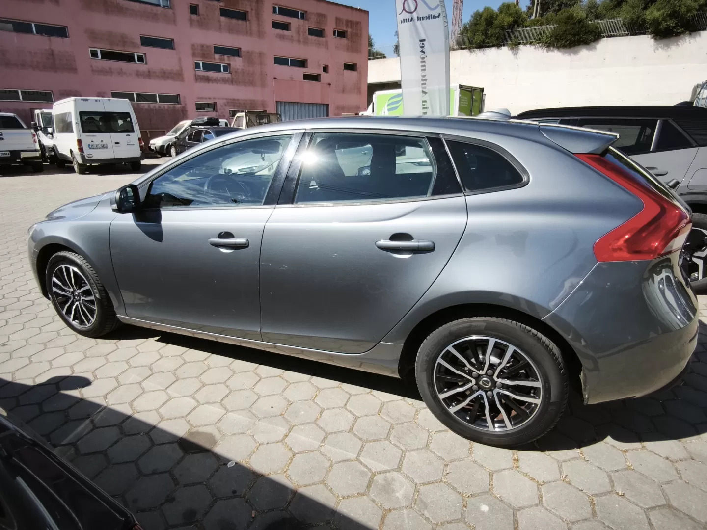 Volvo V40 2.0 D2 Inscription - foto 3