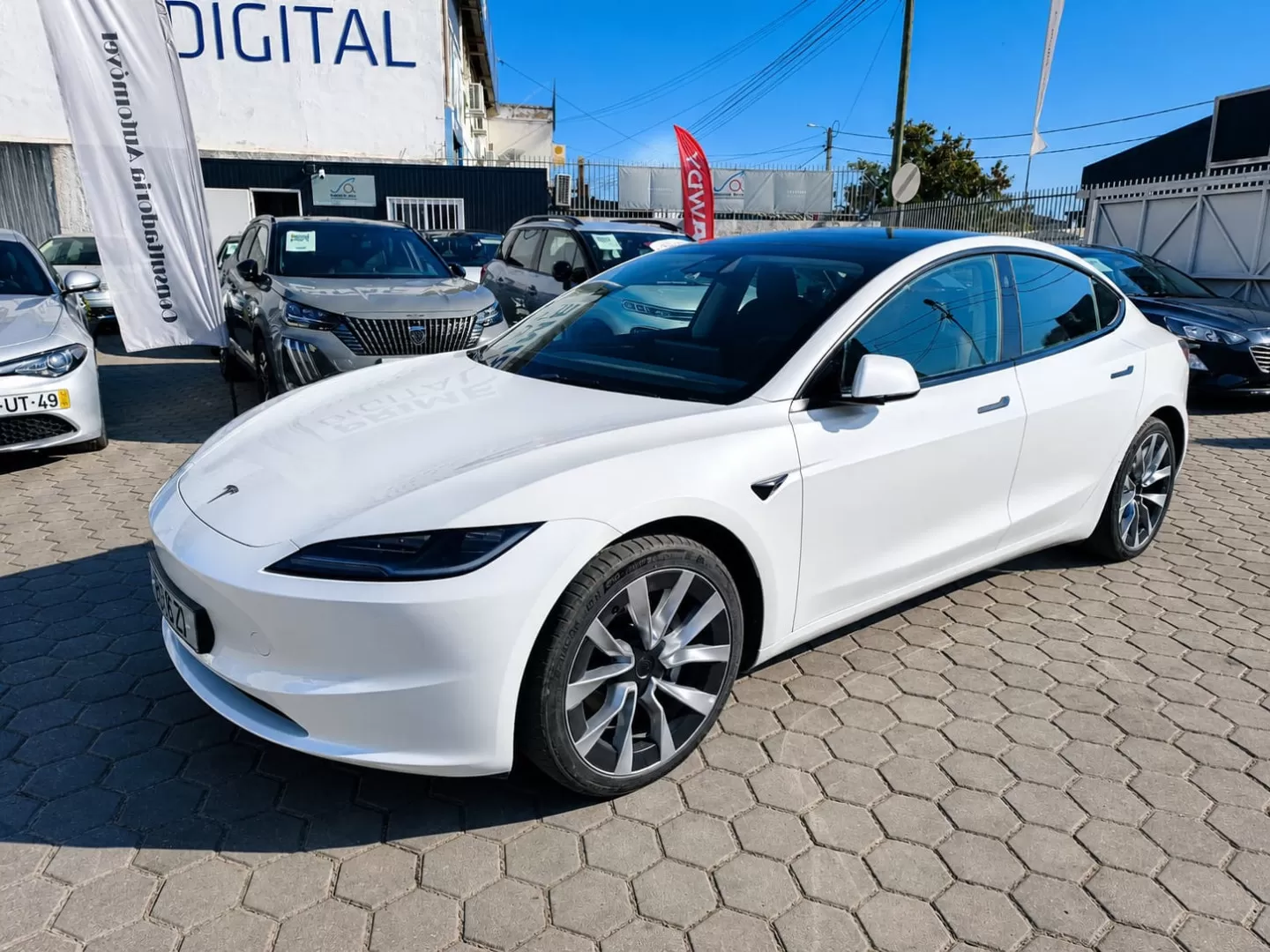 salient-auto.com