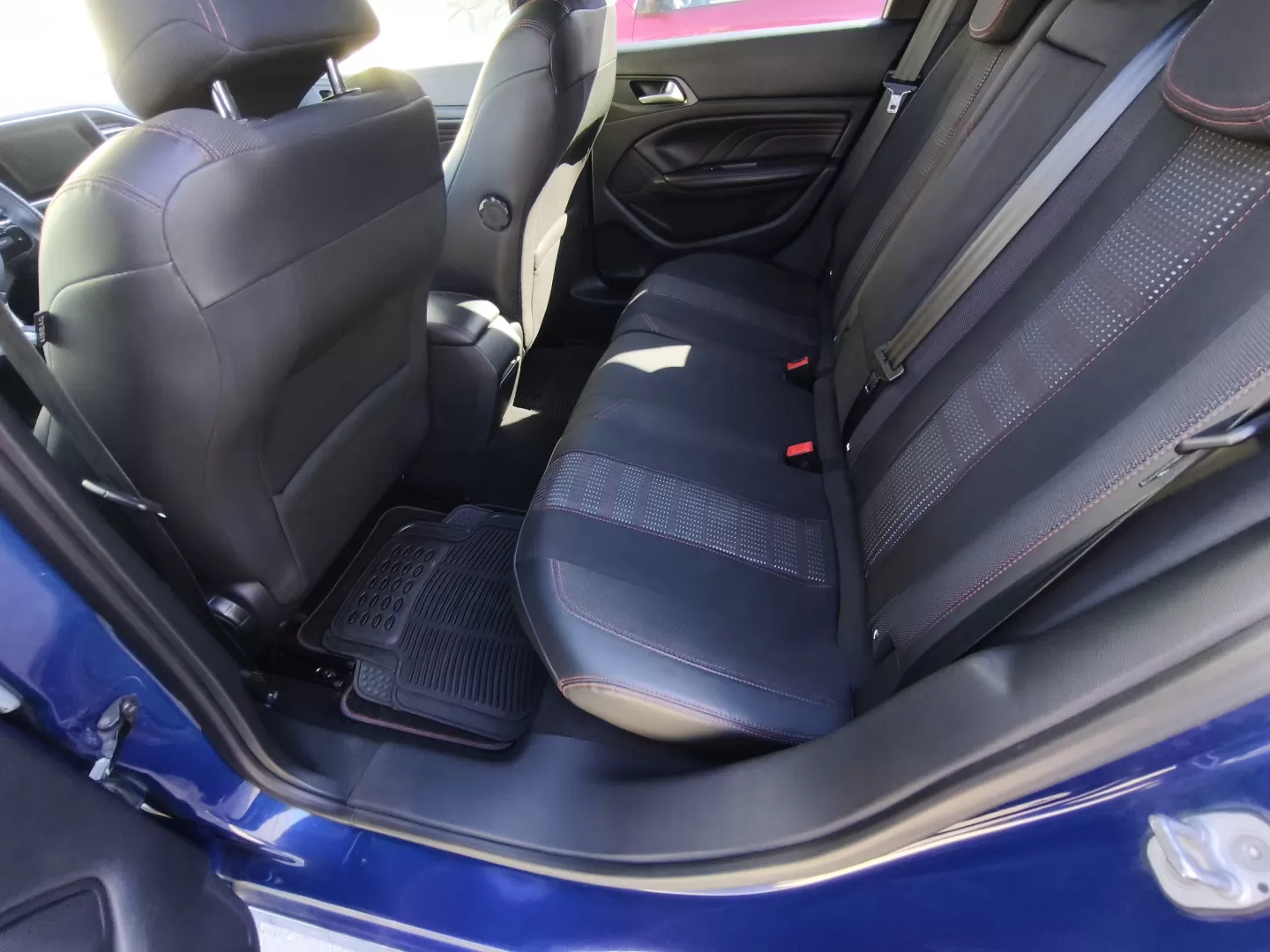 Peugeot 308 SW 1.6 BlueHDi GT Line - foto 8