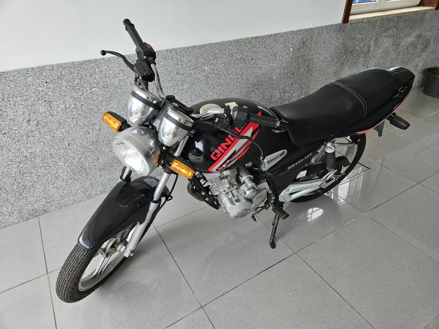 QJ Motor QJ 125 S - foto 2