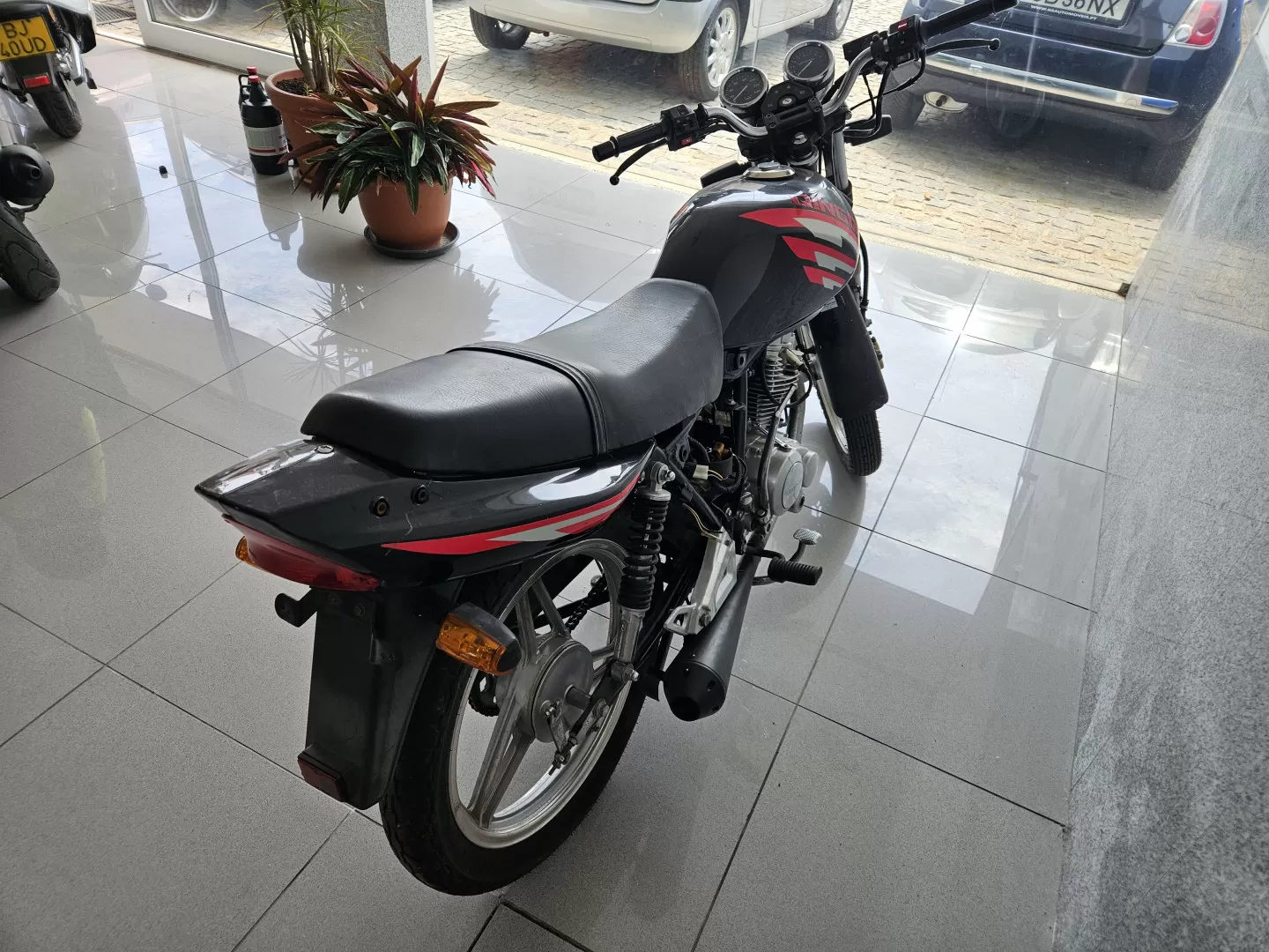 QJ Motor QJ 125 S - foto 3