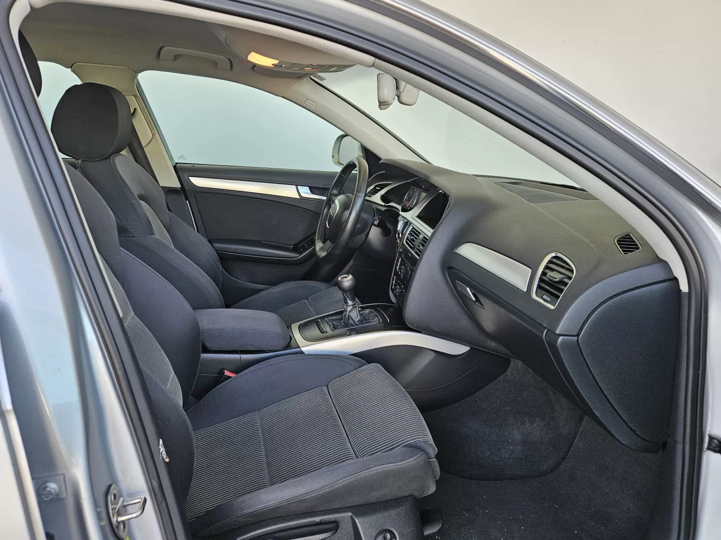 Audi A4 Avant 2.0 TDi - foto 4