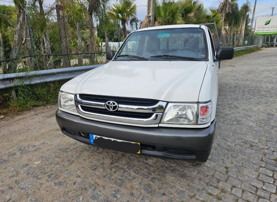 Toyota  Hilux d4d - foto 2