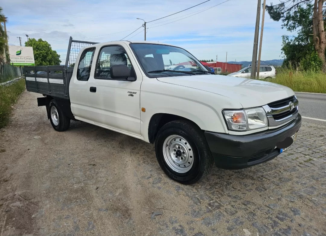 Toyota  Hilux d4d - foto 3