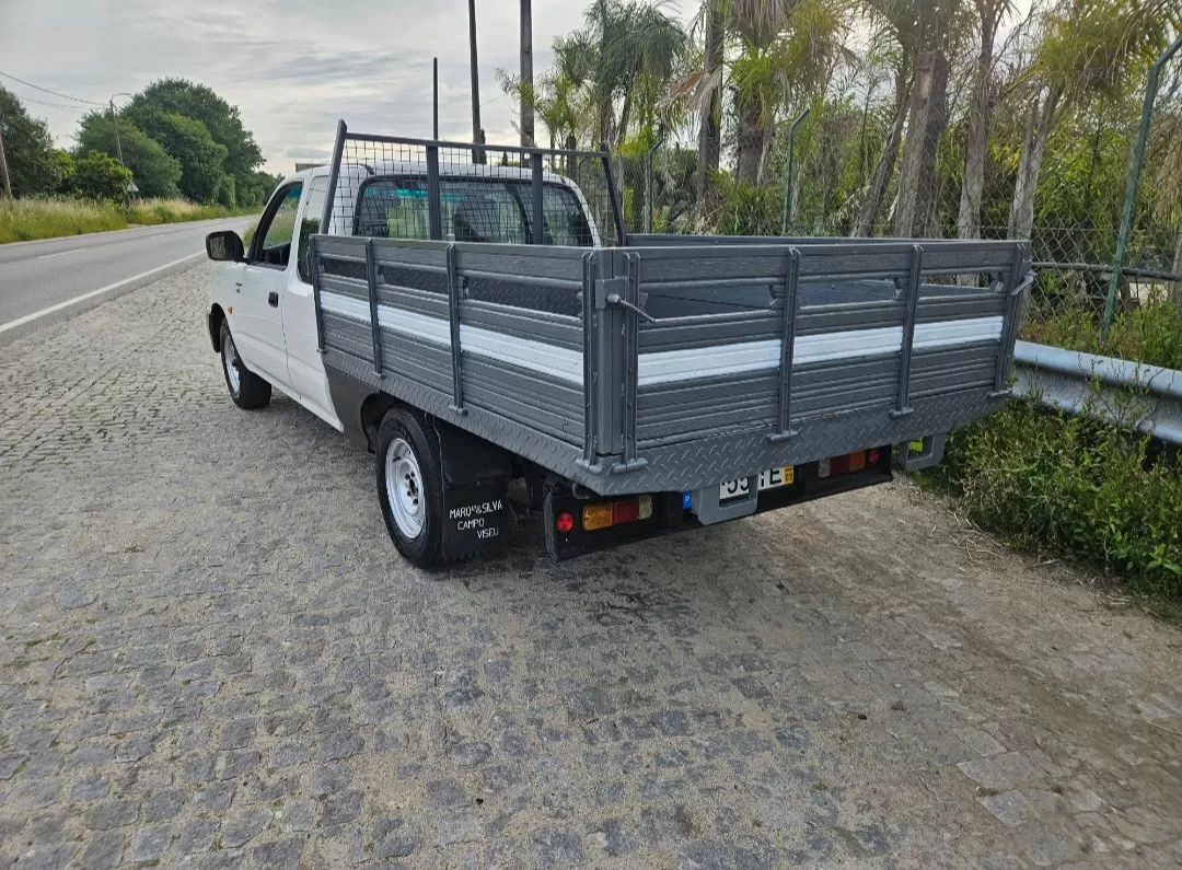 Toyota  Hilux d4d - foto 4