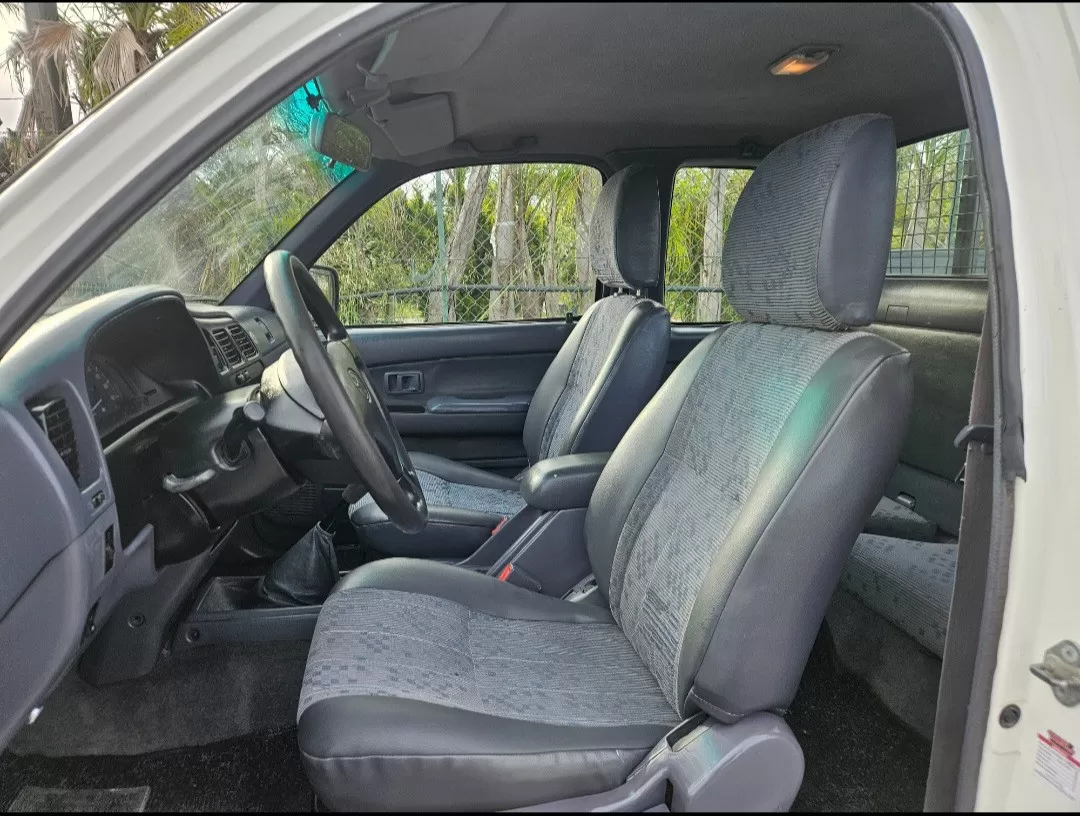 Toyota  Hilux d4d - foto 7