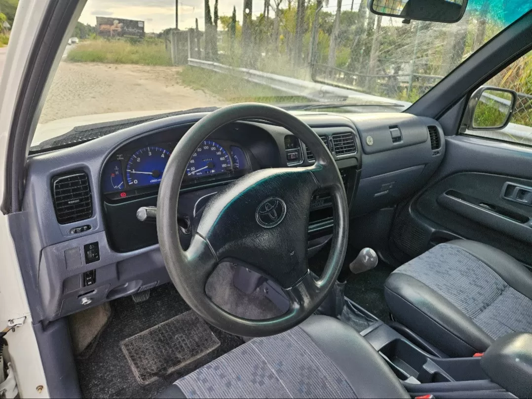 Toyota  Hilux d4d - foto 8