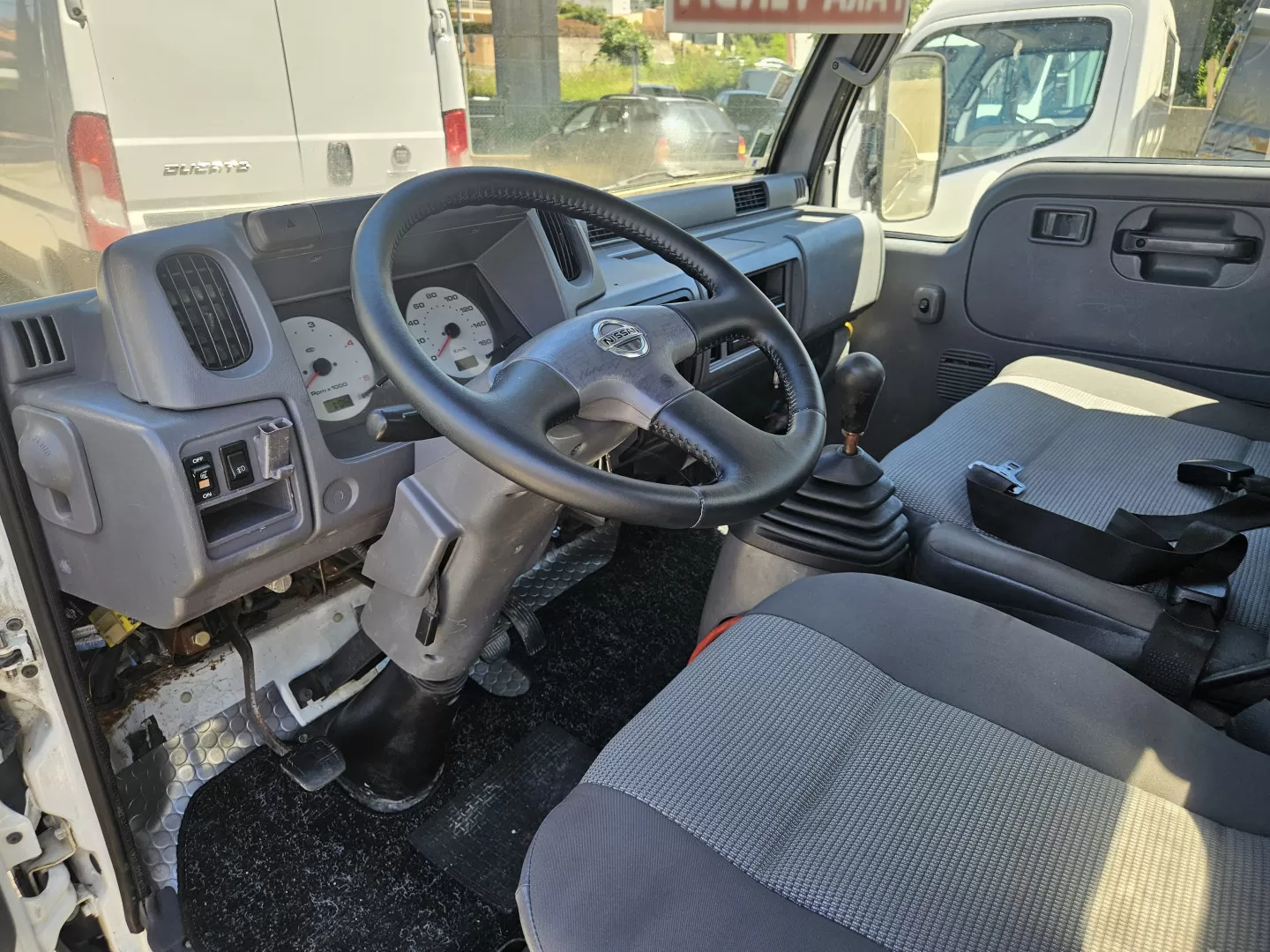 Nissan  Cabstar com grua e báscula - foto 4