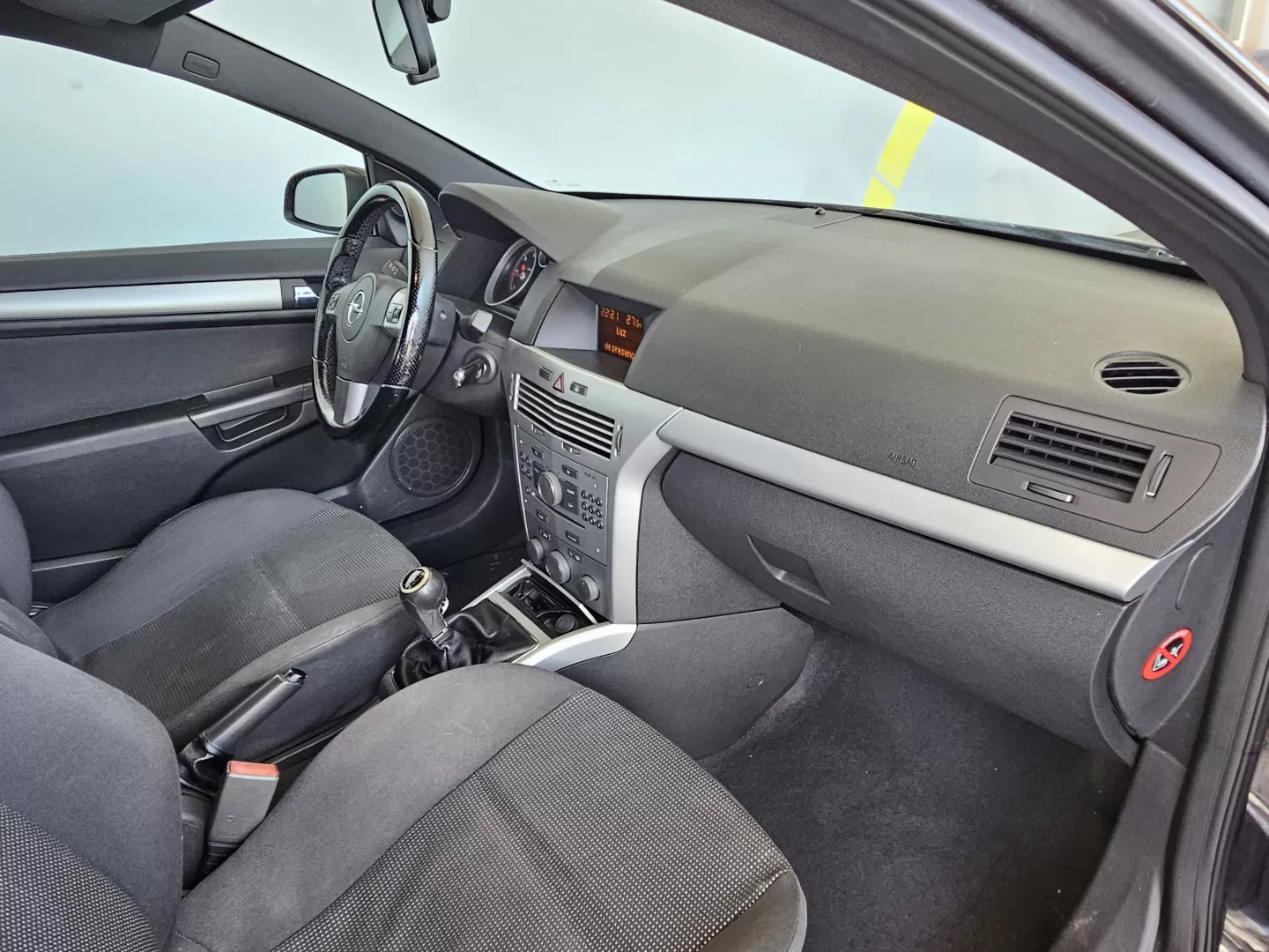 Opel Astra GTC 1.3 CDTI - foto 8