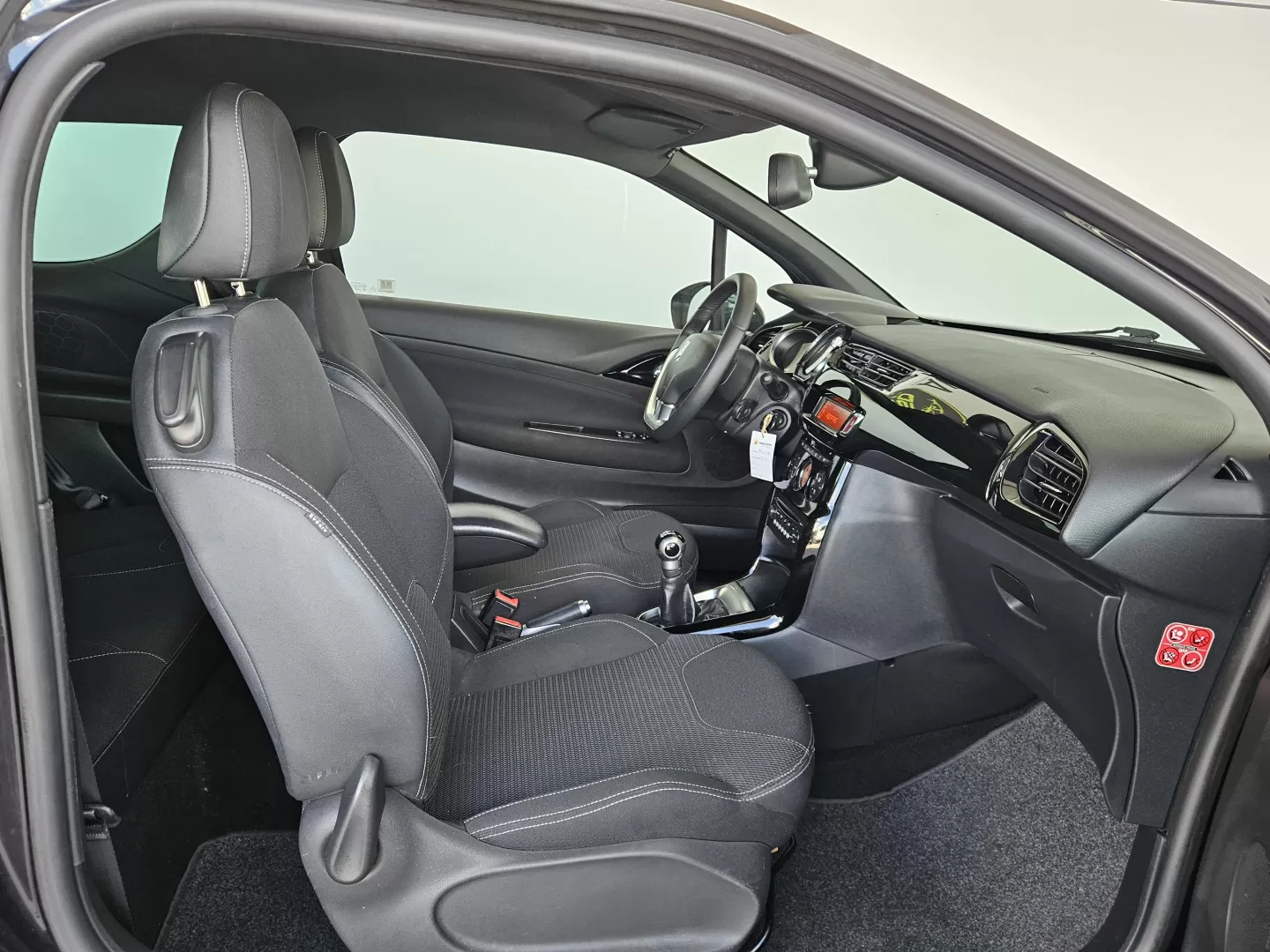 Citroën DS3 1.6 e-HDi Be Chic - foto 6