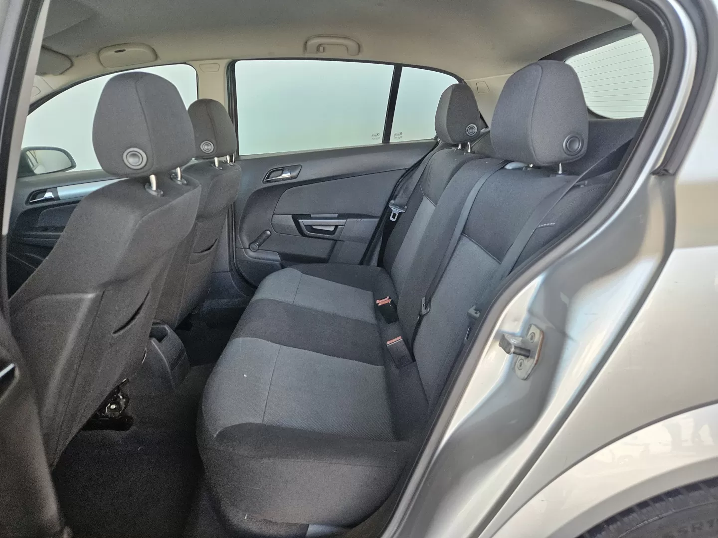 Opel Astra 1.6 - foto 6