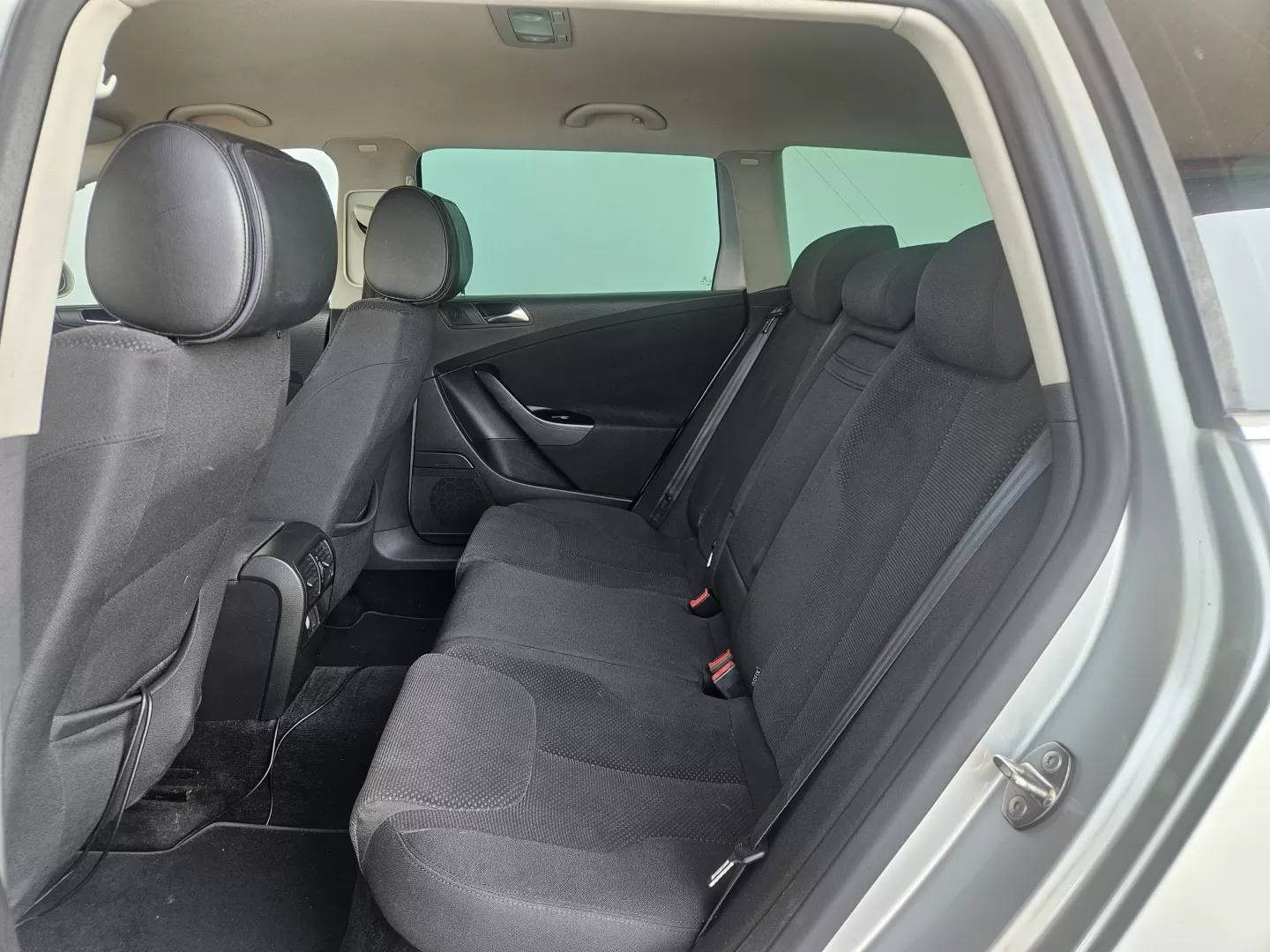 VW Passat Variant 1.6 TDI BlueMotion - foto 3