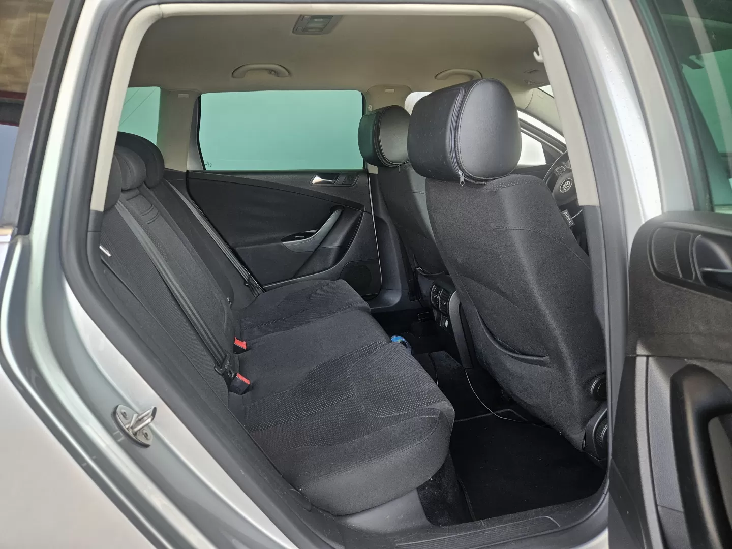 VW Passat Variant 1.6 TDI BlueMotion - foto 6