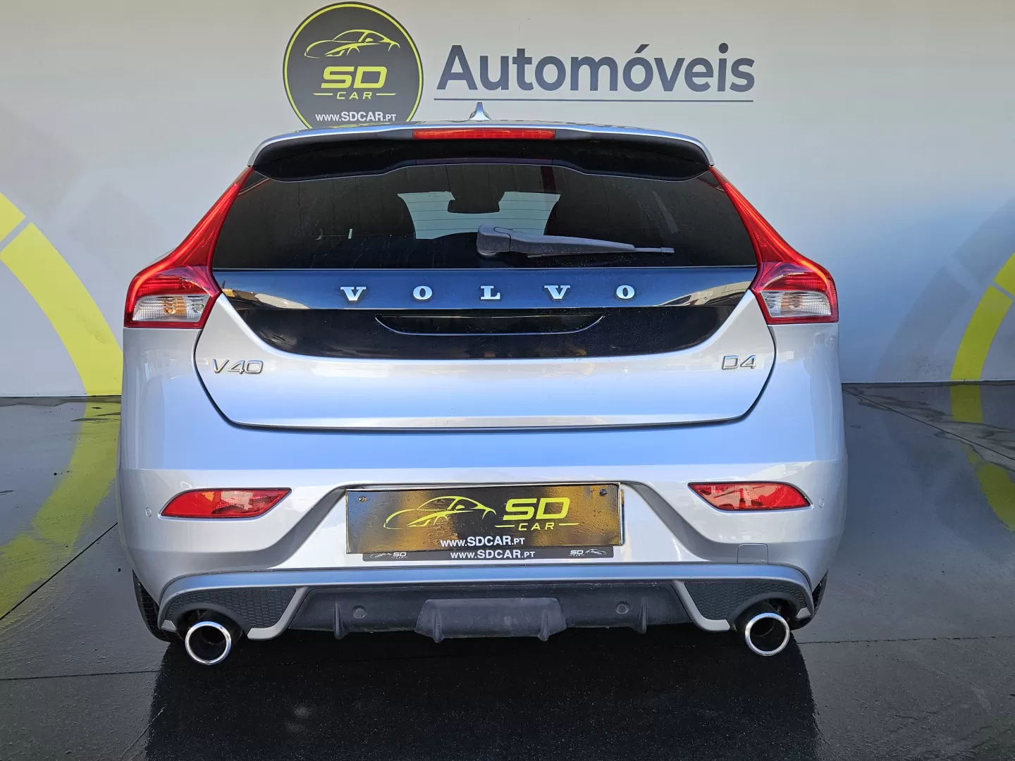 Volvo V40 2.0 D4 R-Design - foto 3