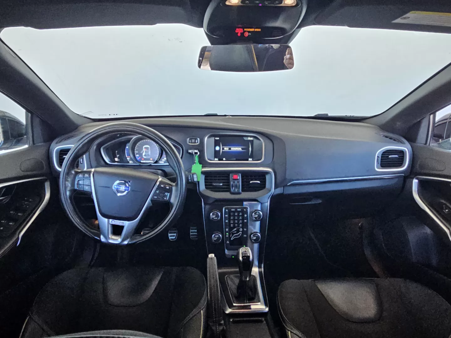 Volvo V40 2.0 D4 R-Design - foto 7