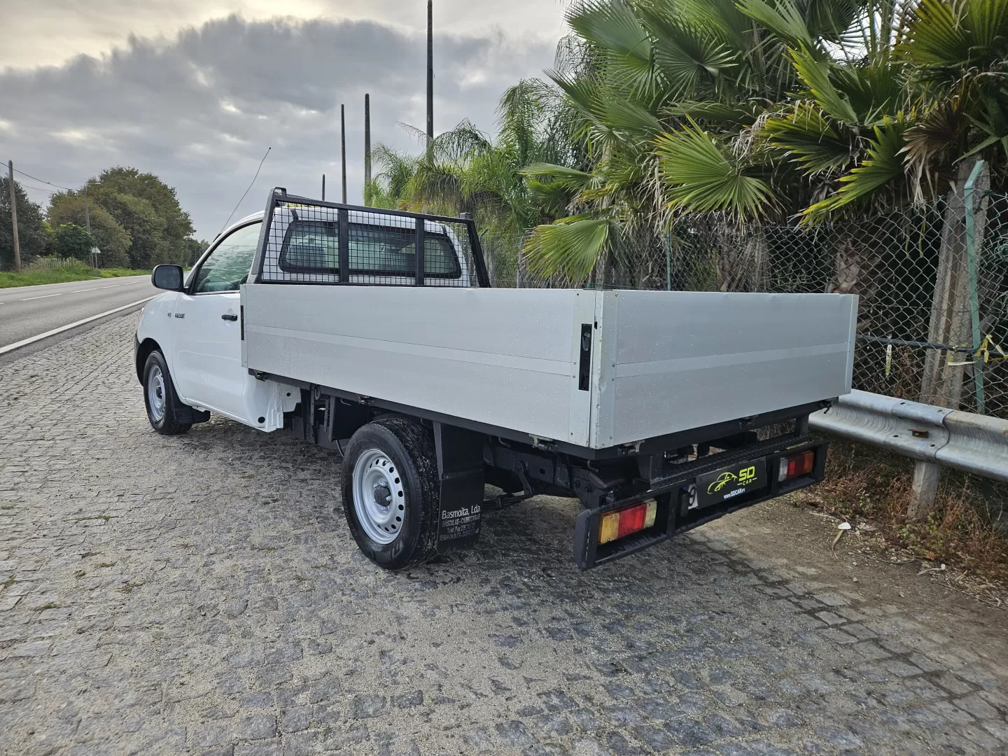 Toyota Hilux 2.5 D-4D 2WD CE - foto 3