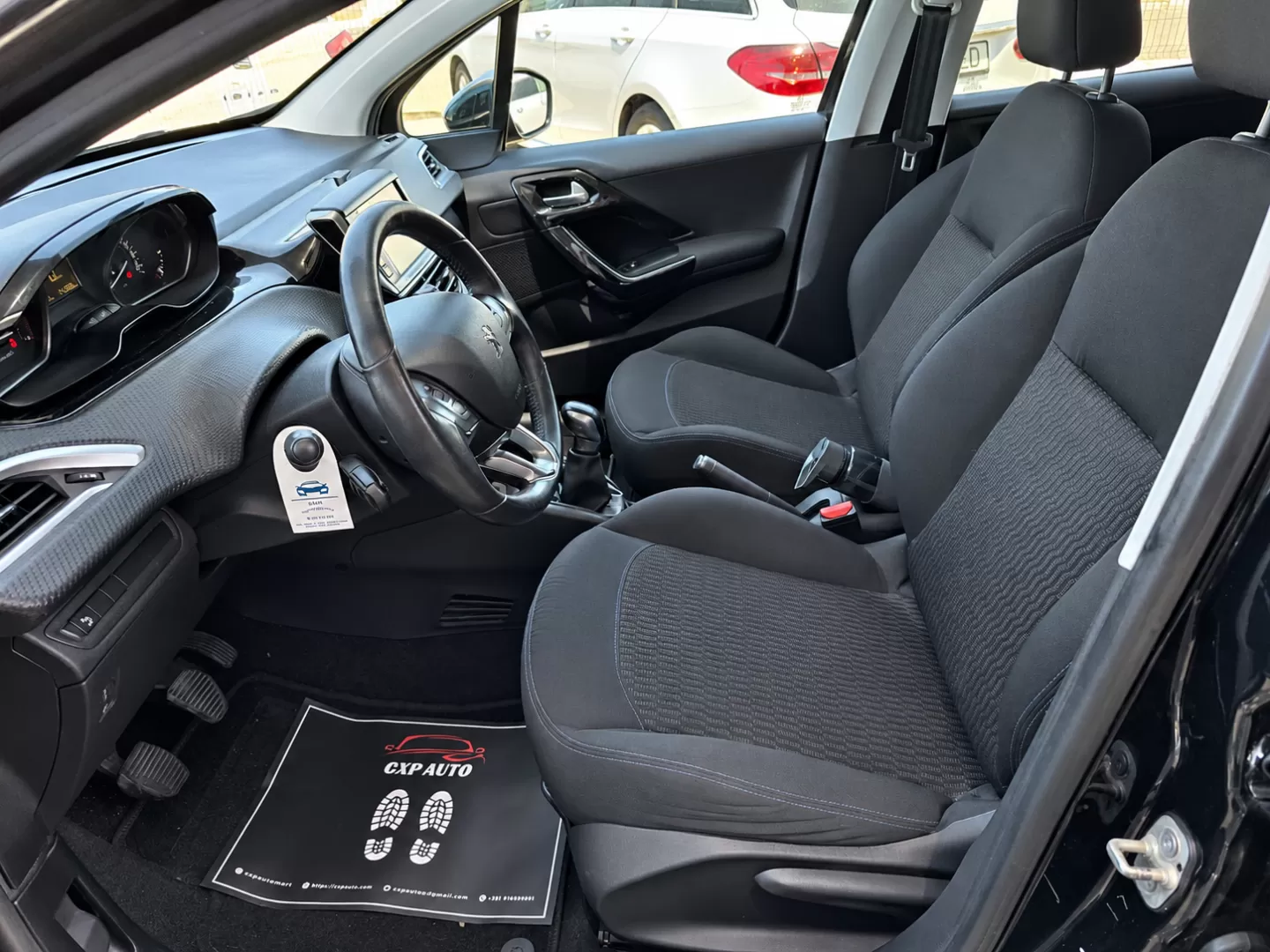 Peugeot 208 1.2 PureTech Allure - foto 8