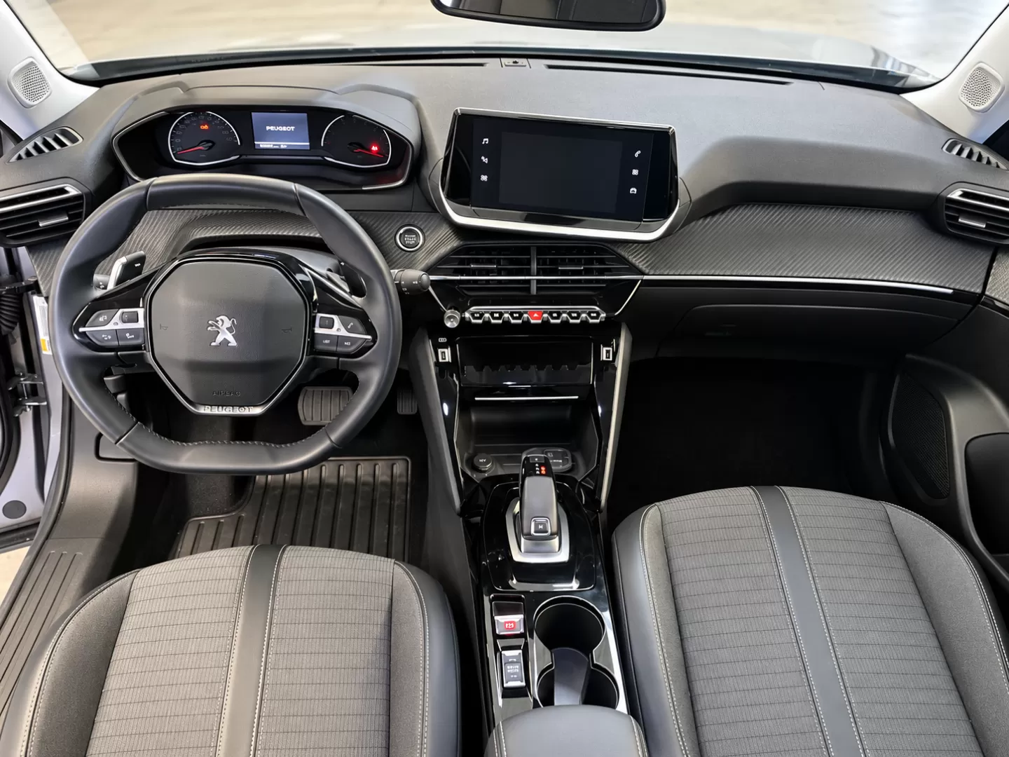 Peugeot 2008 PureTech 130 EAT8 Allure Pack - foto 6