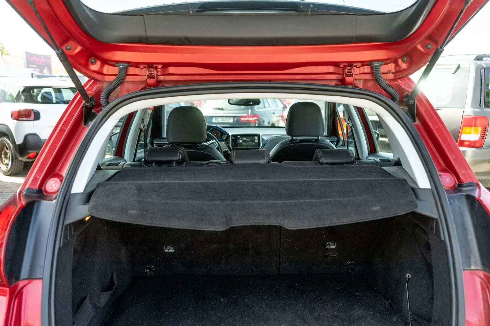 Peugeot 2008 1.2 PureTech Allure EAT6 - foto 8