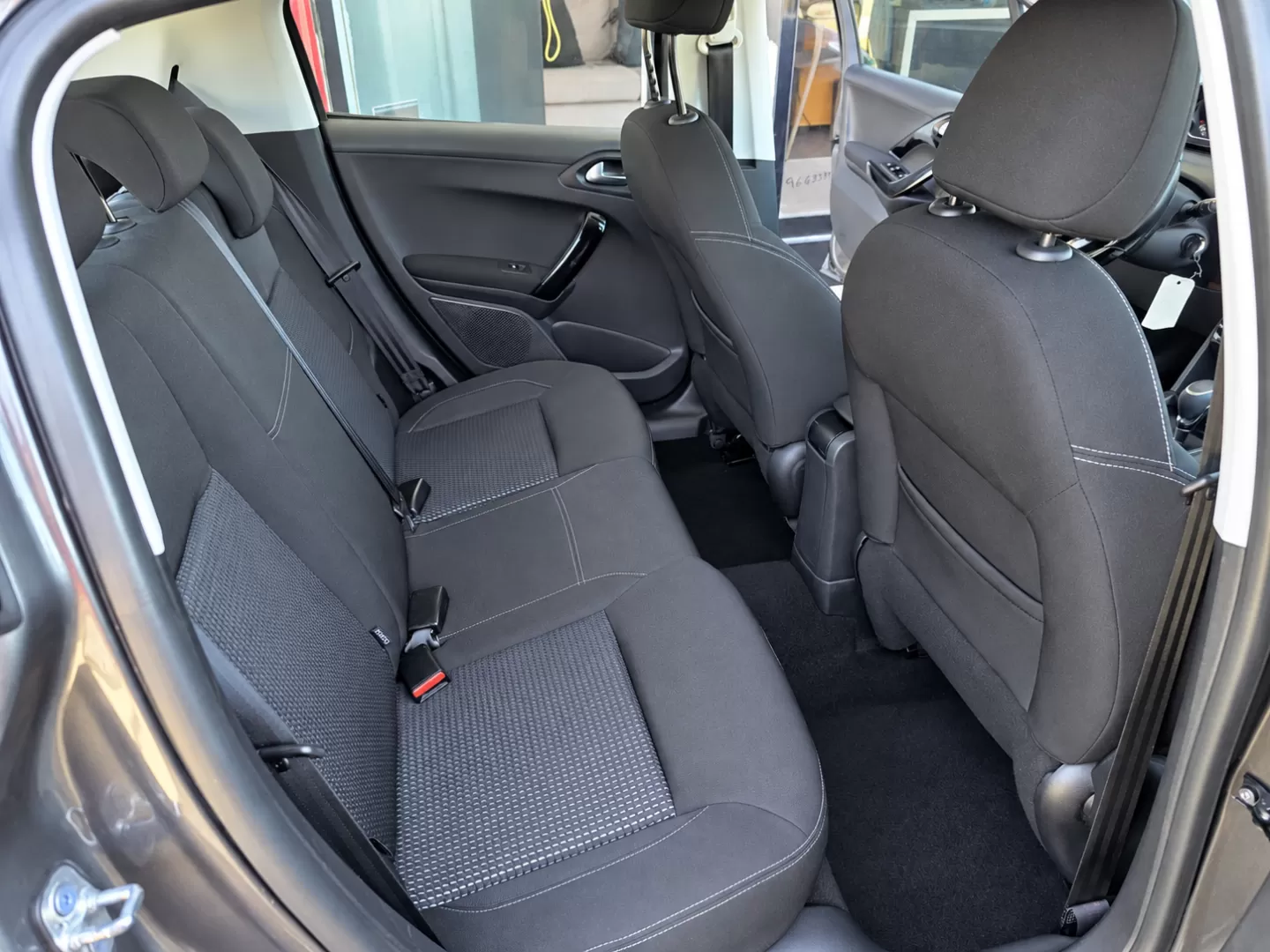 Peugeot 208 PureTech 110 Stop & Start EAT6 Allure - foto 8