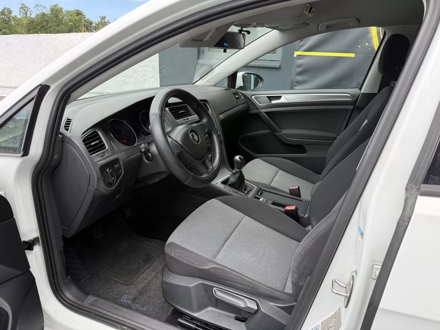 VW Golf 1.6 TDi Highline - foto 8