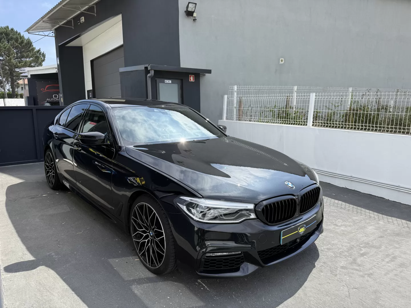 BMW 520 d Pack Desportivo M Auto - foto 3