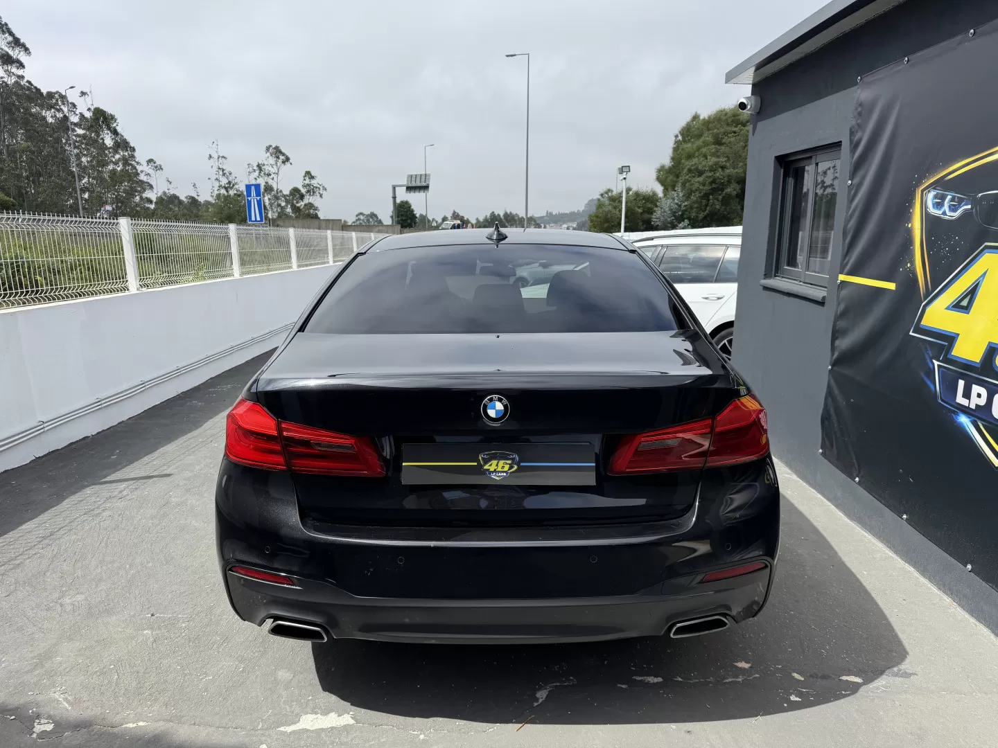 BMW 520 d Pack Desportivo M Auto - foto 4