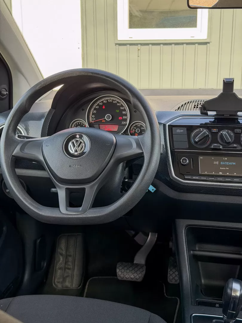 VW Up 1.0 BlueMotion High Auto - foto 8