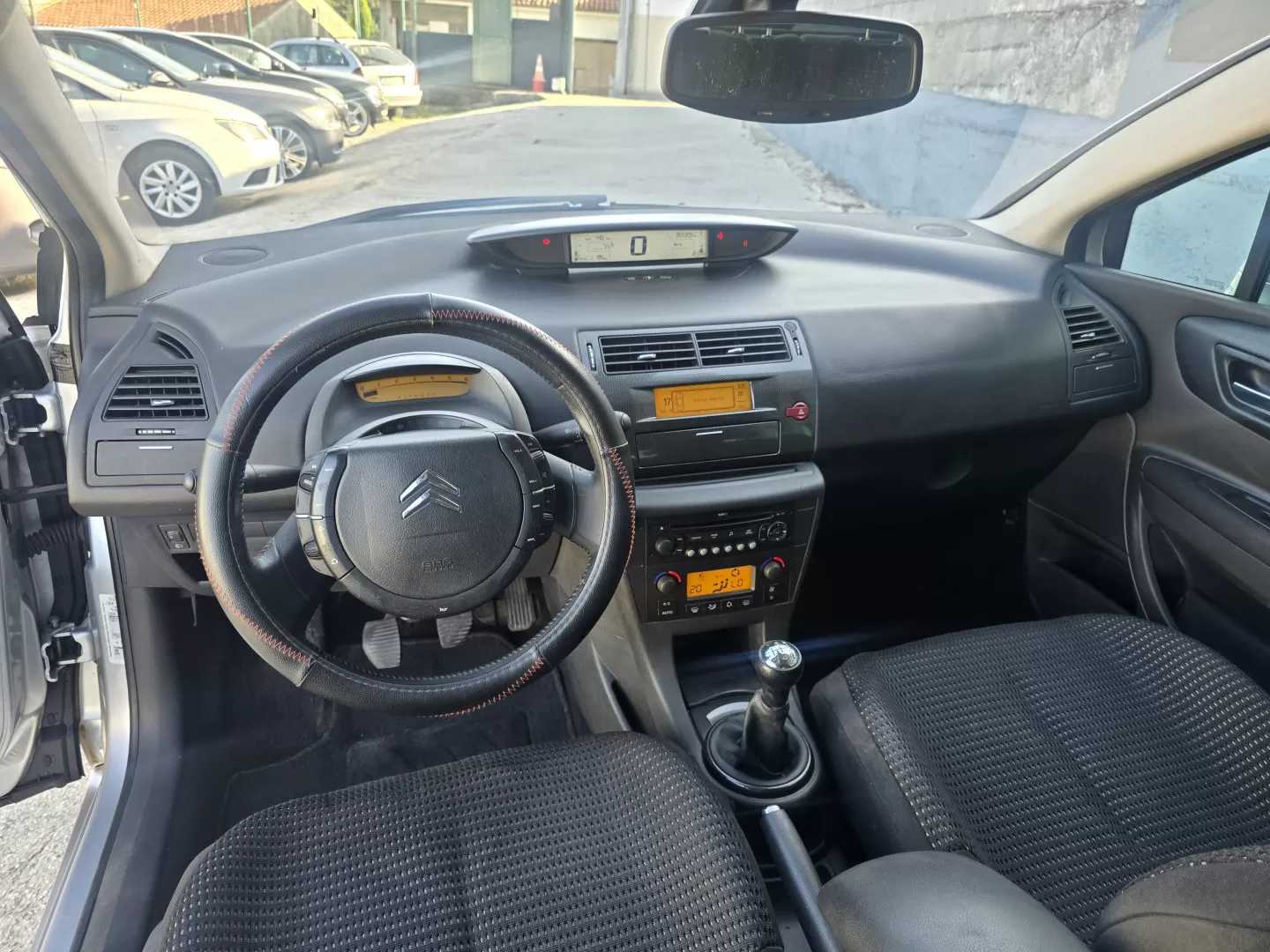 Citroën C4 1.6 HDi Exclusive - foto 6