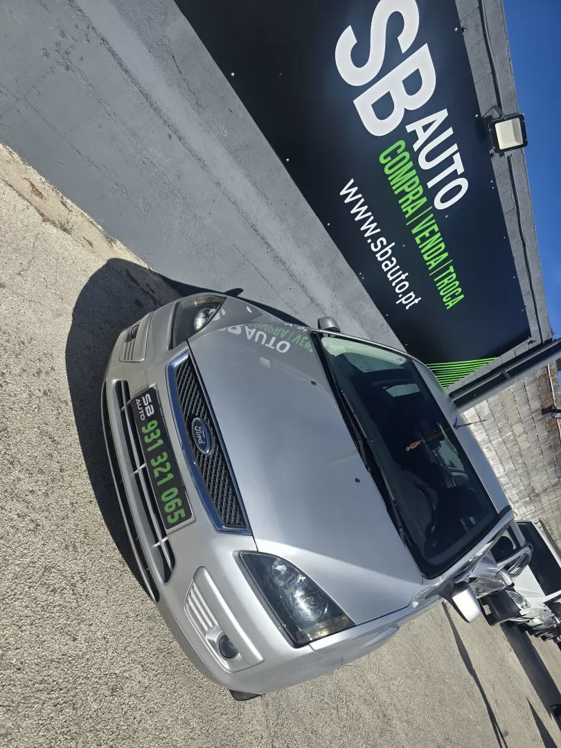 Ford Focus 1.6 TDCi Ghia - foto 3