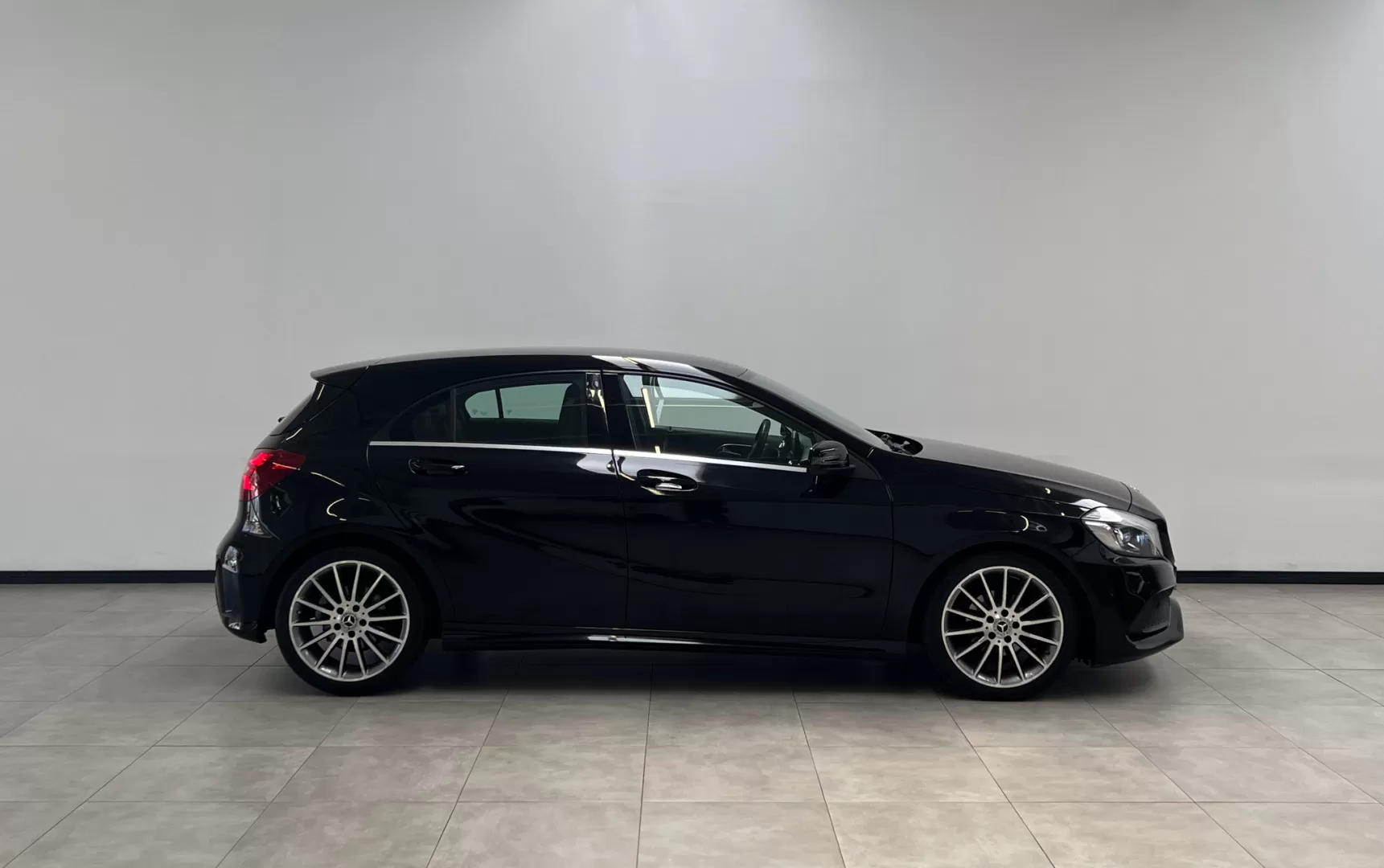 Mercedes-Benz A 180 d AMG Line - foto 8