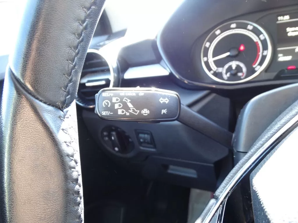 Skoda Fabia 1.0 MPI - foto 6