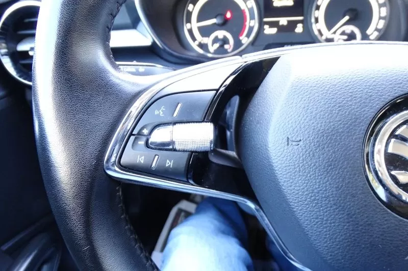 Skoda Fabia 1.0 MPI - foto 7