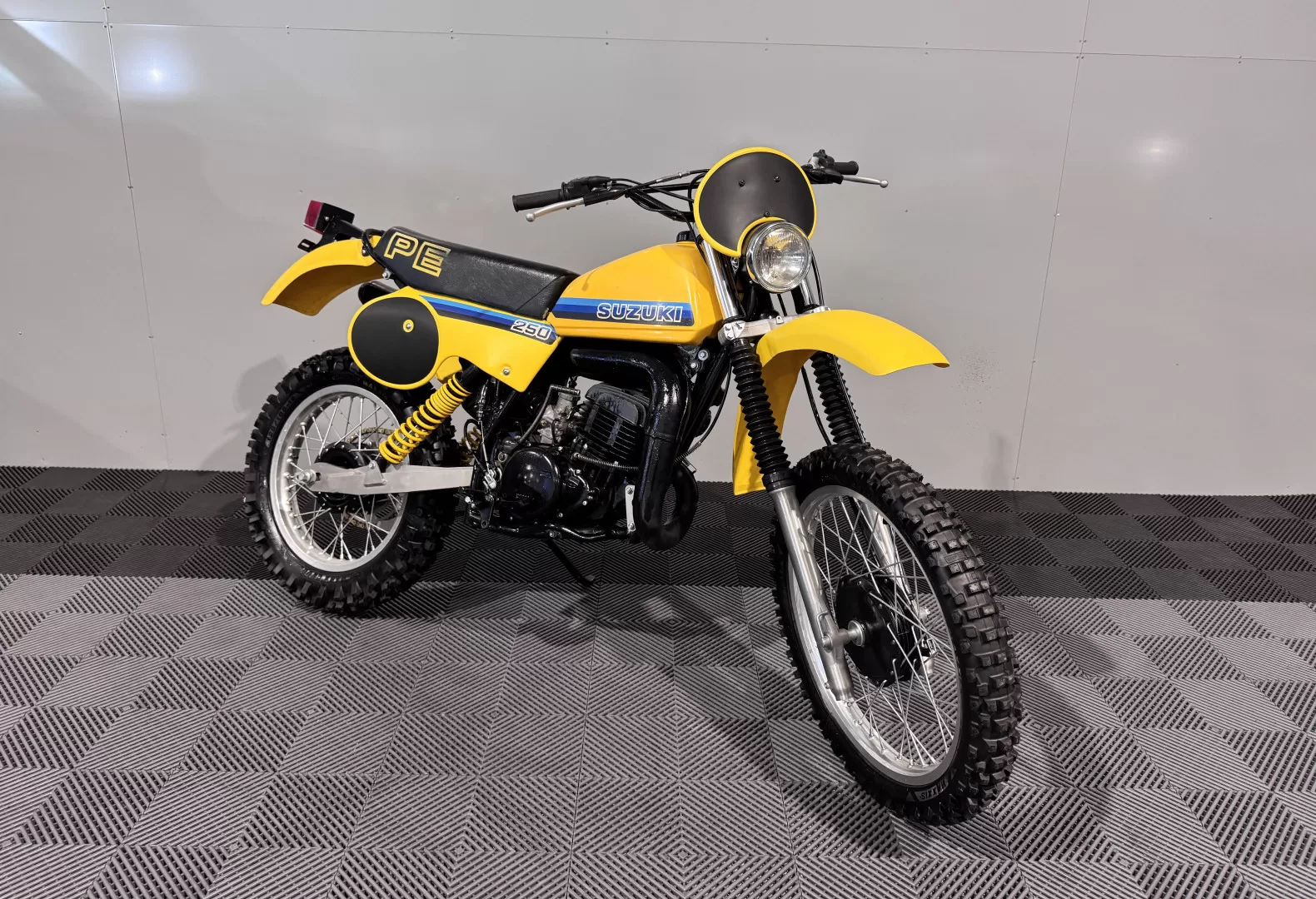Suzuki X PE 250