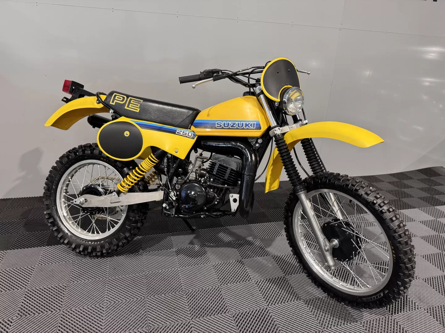 Suzuki X PE 250 - foto 8
