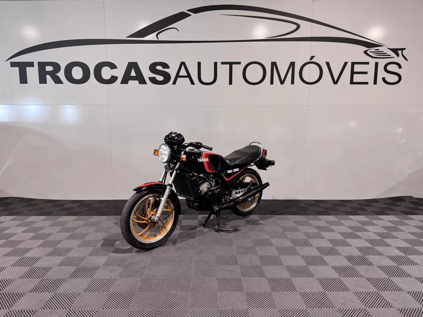 Yamaha RD 250 LC - foto 2