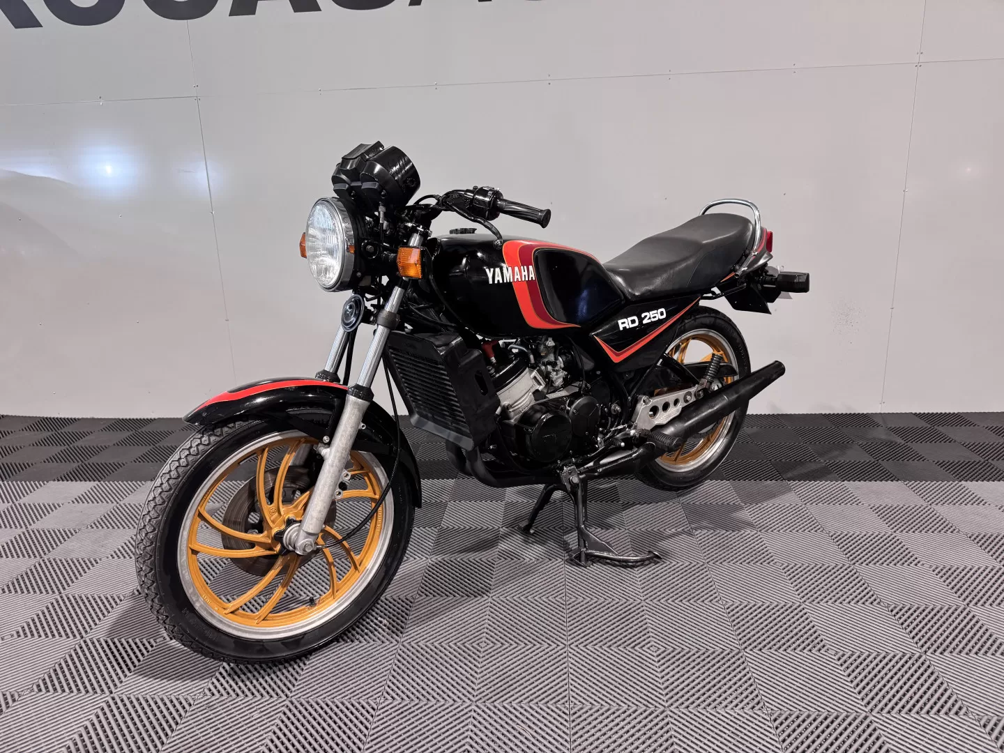 Yamaha RD 250 LC