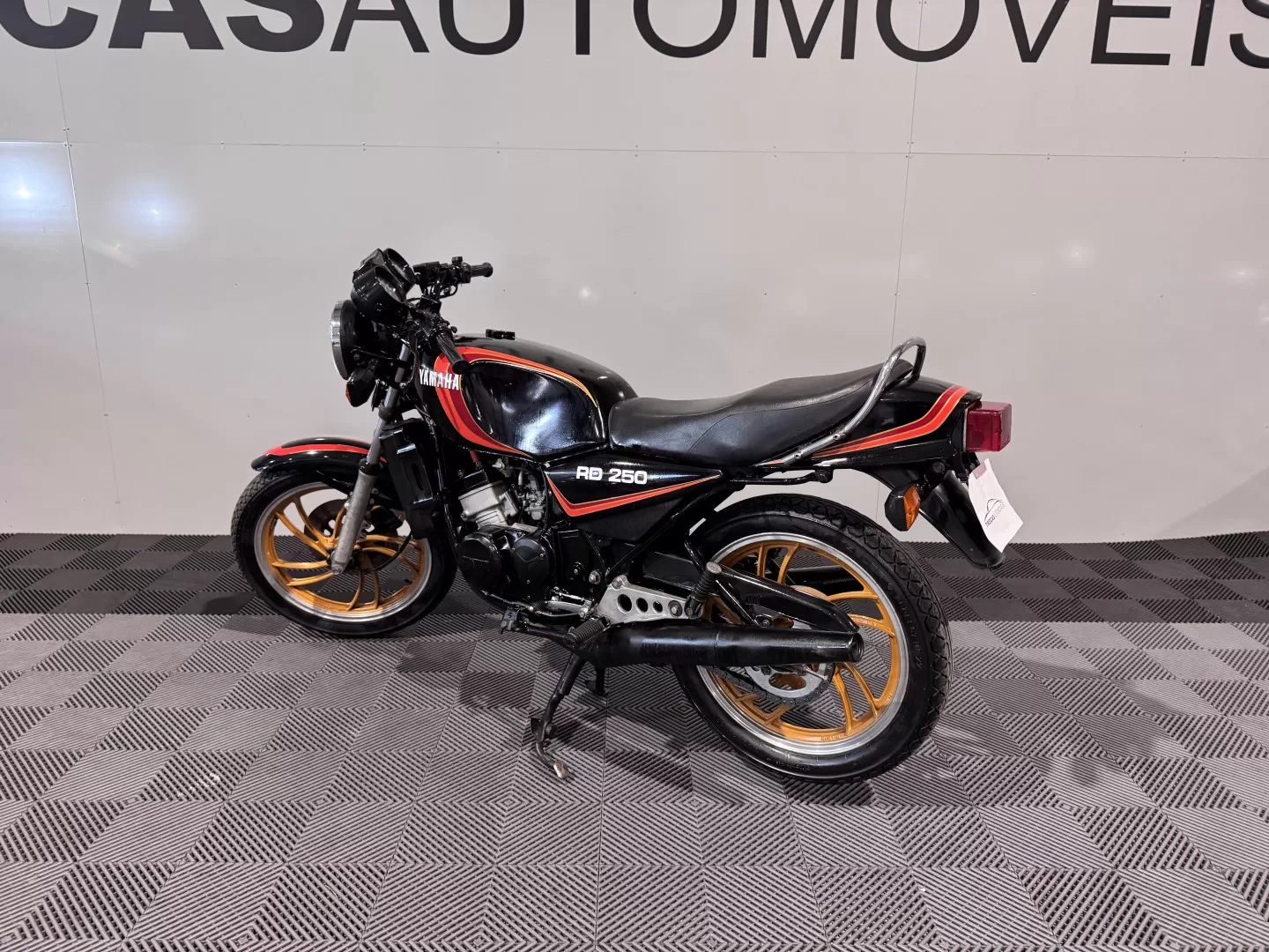 Yamaha RD 250 LC - foto 8