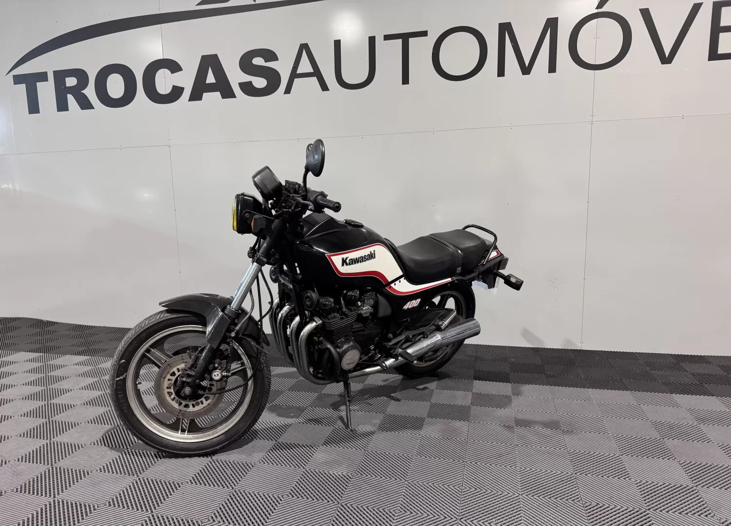 Kawasaki GPZ 400 F-II - foto 3