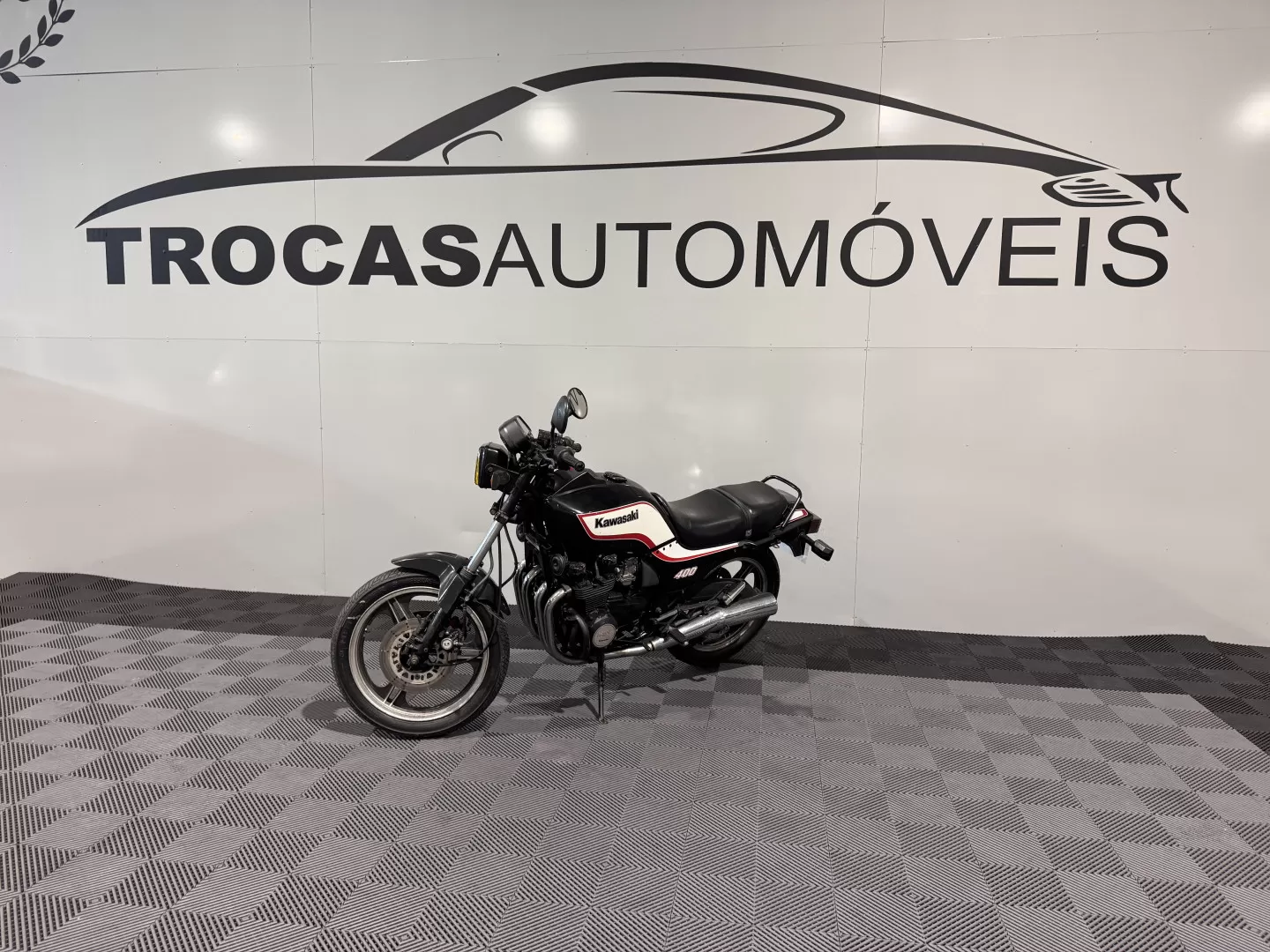 Kawasaki GPZ 400 F-II - foto 2