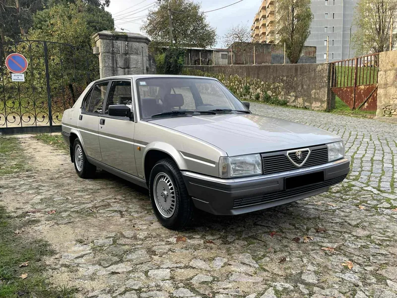 Alfa Romeo 90 2.0 S - foto 3
